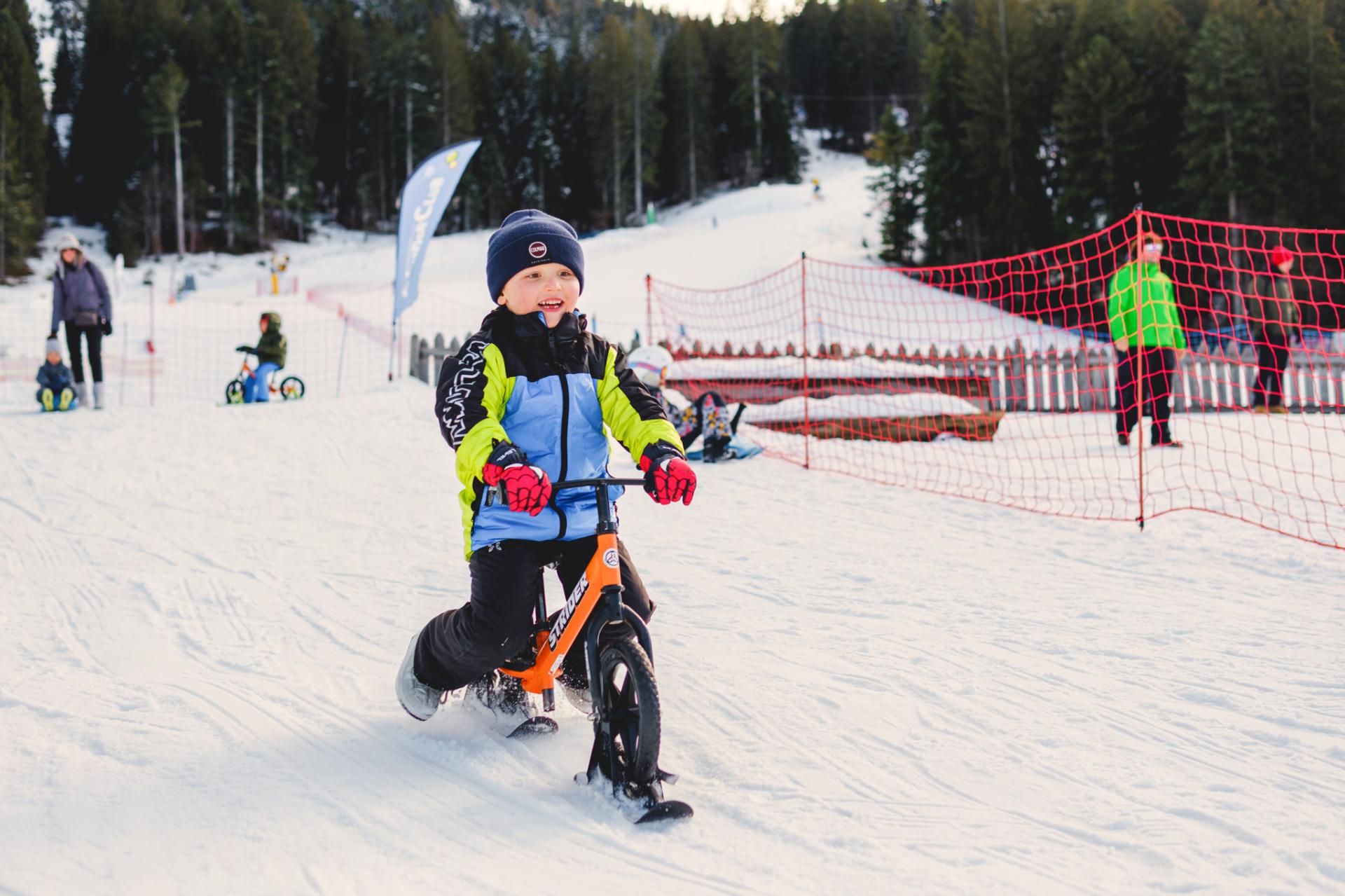 Attività sulla neve per bambini