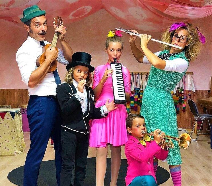 Circus Family on the road Circus Family on the road